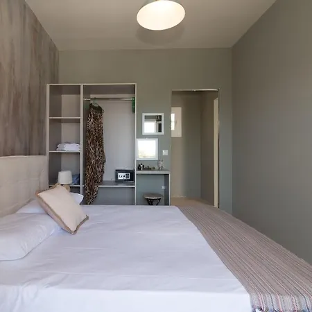 Asante Group Homes * Τσιλιβί