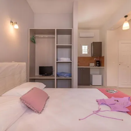 Asante Group Homes * Τσιλιβί