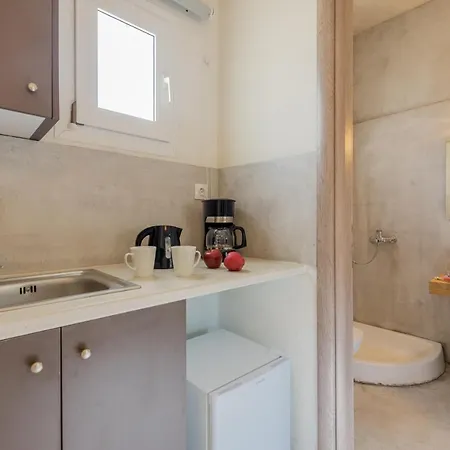 Asante Group Homes * Τσιλιβί
