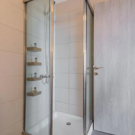 Διαμέρισμα Asante Group Homes *