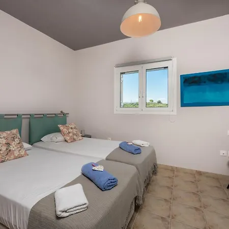 Asante Group Homes * Τσιλιβί